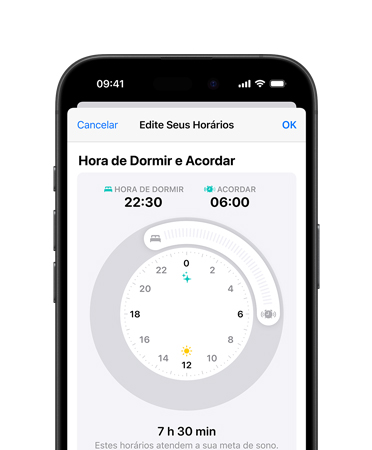 A tela de um iPhone 16 no modo claro mostra os Horários da Hora de Dormir no app Saúde