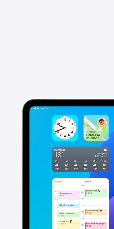 Démonstrastion de la fonctionnalité VoiceOver à l’écran d’un iPad Pro, qui affiche le widget de l’app Météo et la transcription du contenu prononcé, soit Météo, Oakland, 68 degrés