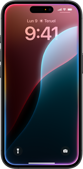 Varios dispositivos iPhone con distintas prestaciones de Apple Intelligence en la pantalla se desplazan de izquierda a derecha.