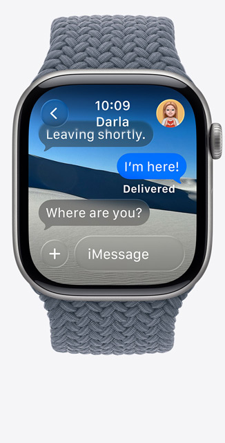 Apple Watch Series 11, bo?tier en aluminium gris sidéral, Traduction en direct change la langue dans iMessage vers l’anglais, Boucle unique tressée, bleu maritime