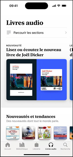 écran d’iPhone montrant la section Découvrir plus d’auteurs noirs et d’autrices noires dans l’app Livres, qui comprend une présentation d’auteurs noirs et d’autrices noires publiés. En-dessous se trouve la section Nouveau et à venir, qui comprend deux livres audio