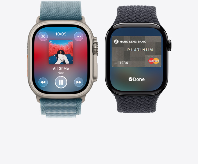 Apple?Watch Ultra?3，原色鈦金屬錶殼，螢?zāi)徽故?Apple Music app 的正在播放畫面，Apple Watch Series 11，拋光亮黑色鋁金屬錶殼，螢?zāi)徽故?Apple Pay 的畫面