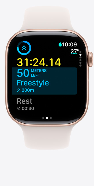 Apple Watch Series 10 的正面，顯示泳池游泳的自訂體能訓練畫面，畫面上有游泳指標。