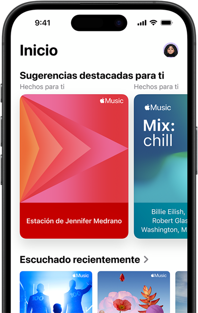 Se muestra la pantalla de la pesta?a Inicio de Apple Music en un iPhone, el carrusel de Sugerencias destacadas para ti muestra las estaciones de radio y playlists personalizadas de Jennifer Medrano