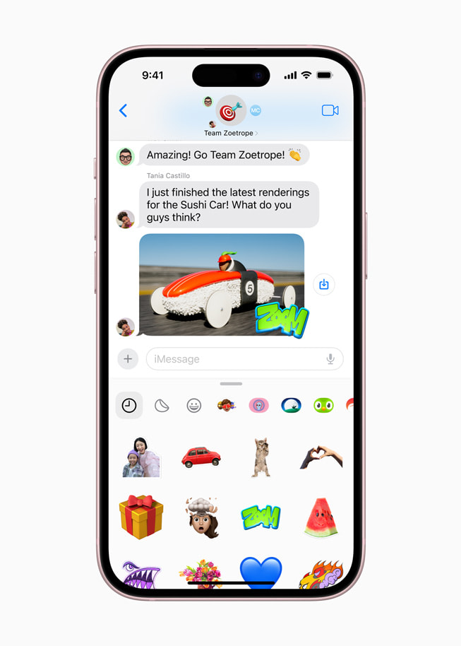 iPhone 15’te emoji ??kartmalar? ve Canl? ??kartmalar menüsü ile bir mesajla?ma g?steriliyor.