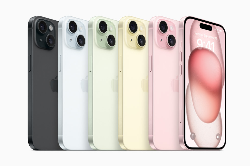 Bir s?ra iPhone 15 ayg?t?yla serinin siyah, mavi, ye?il, sar? ve pembe olmak üzere yeni renkleri g?steriliyor.