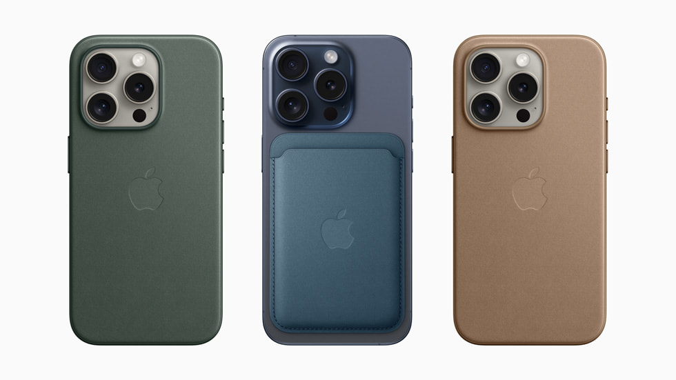 ü? iPhone 15 Pro ayg?t?nda yeni MagSafe ?zellikli Mikro Dokuma K?l?f ve bir tanesinde MagSafe ?zellikli Mikro Dokuma Cüzdan.