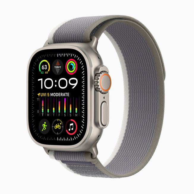 Apple Watch Ultra 2 ve yeni ye?il/gri Trail Loop.