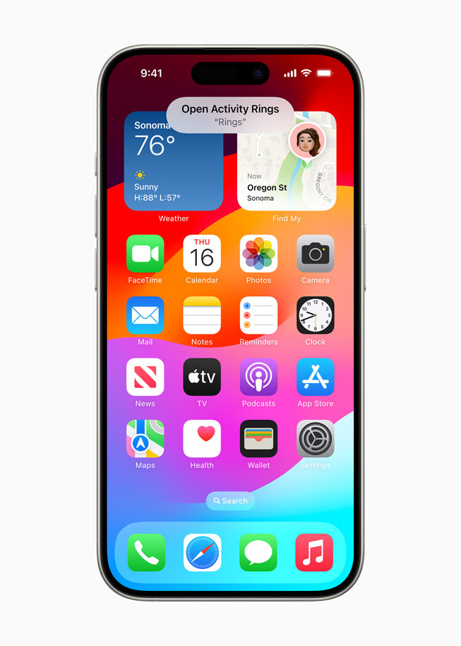 iPhone 15 Pro’da bir kullan?c? Vocal Shortcuts ?zelli?inden “Aktivite Halkalar?n? A?” uyar?s? al?yor. 