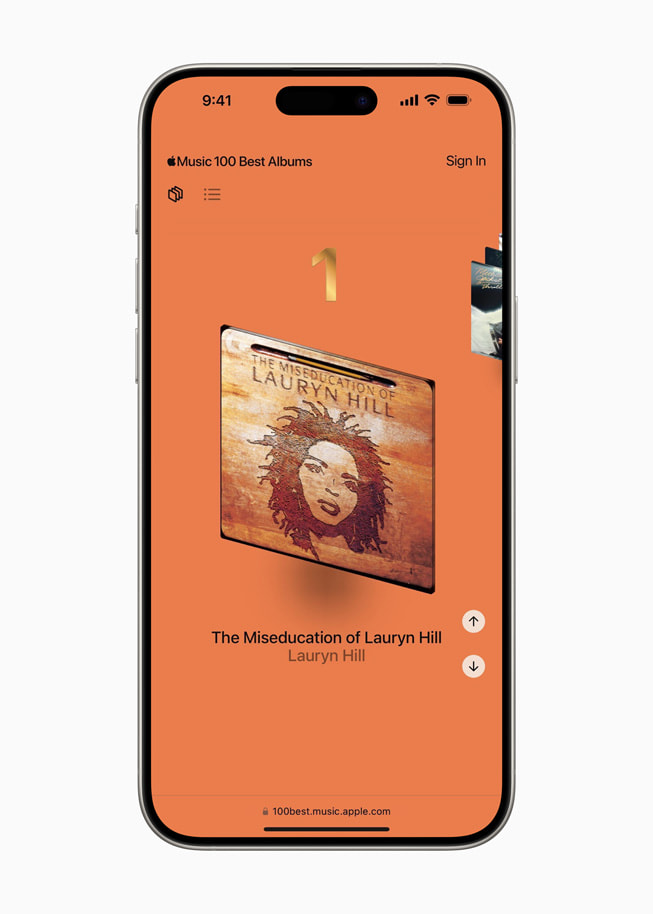 iPhone 15 Pro Max’in ekran?nda Apple Music’in En ?yi 100 Albüm listesinin 1 numaral? albümü, Lauryn Hill’den “The Miseducation of Lauryn Hill” g?steriliyor.