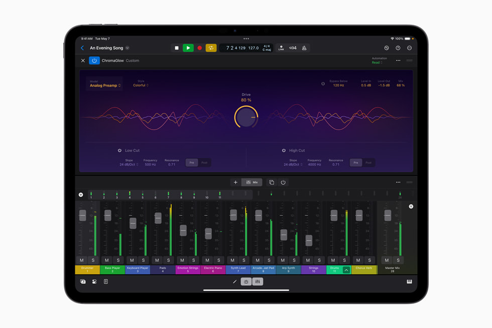 iPad Pro ekran?nda iPad i?in Logic Pro 2’deki ChromaGlow g?steriliyor.