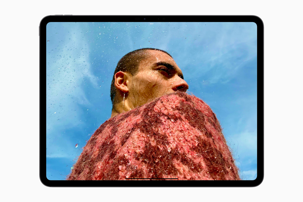 Yeni iPad Pro’da g?sterilen renkli bir foto?raf.