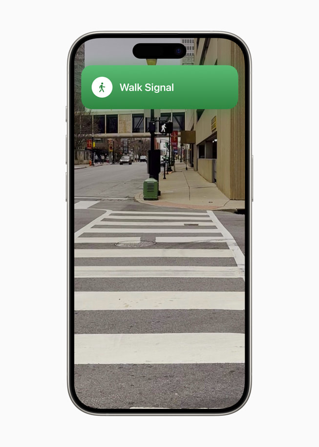 iPhone 15 Pro’daki oko uygulamas?nda yürüme i?areti g?steriliyor. 