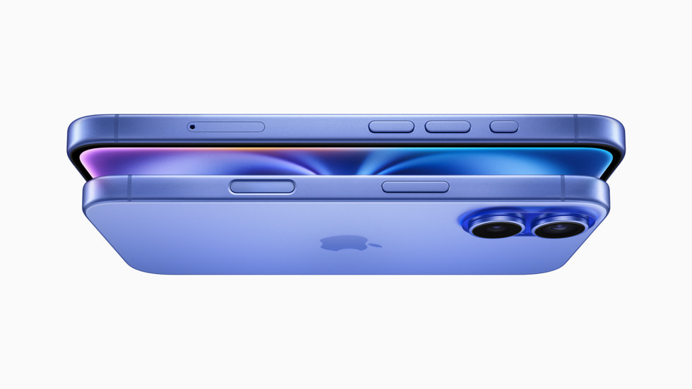 Lacivertta? renkli iPhone 16 ve iPhone 16 Plus grup halinde g?steriliyor.