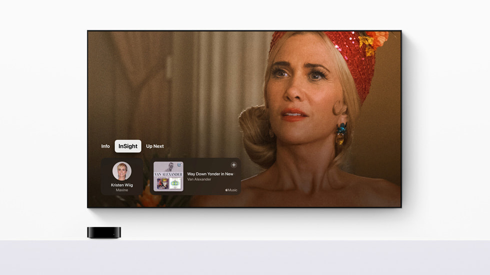 Apple TV, “Palm Royale” dizisinden bir oyuncu ve müzik bilgileriyle InSight ekran?n? g?steriyor.