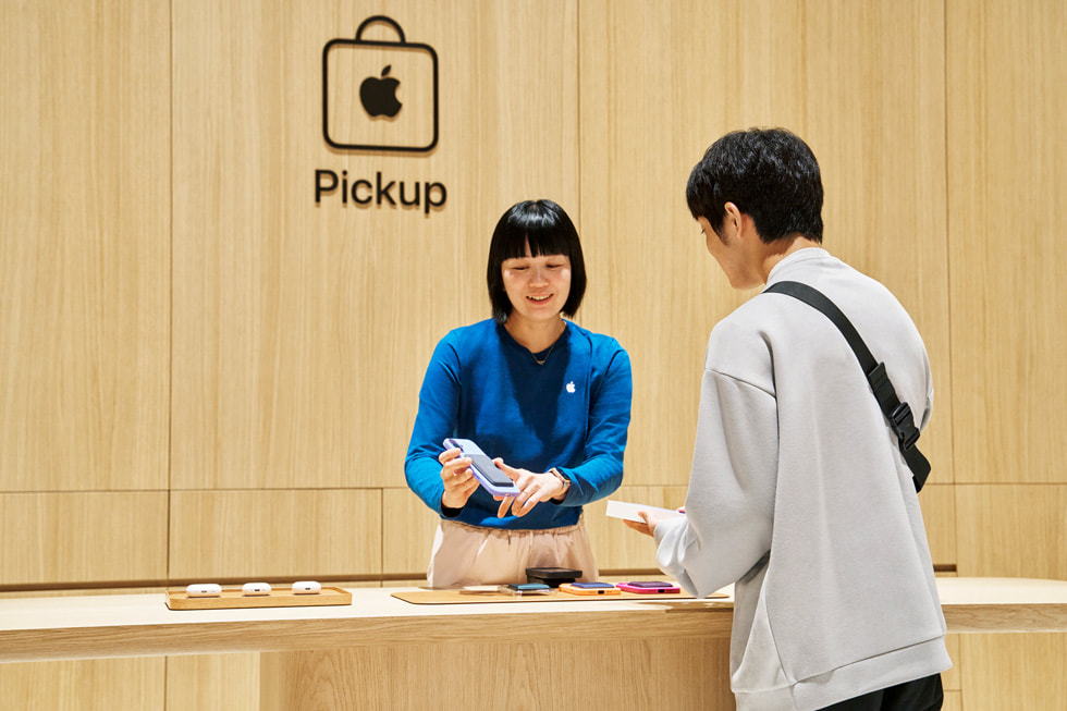 Apple 梅田の店內(nèi)にあるApple Pickupの専用エリア。