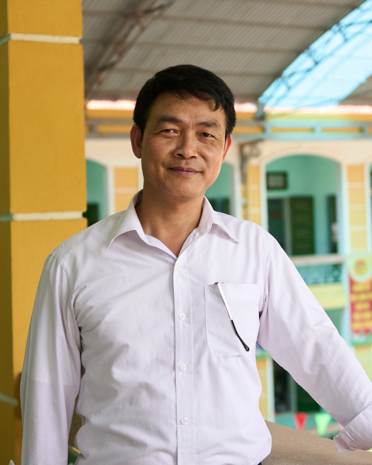 A portrait of Ph?m Thiên Nam, Hi?n L??ng’s principal.