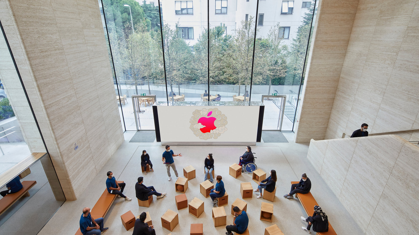 The Forum at Apple Ba?dat Caddesi in Istanbul, Turkey.