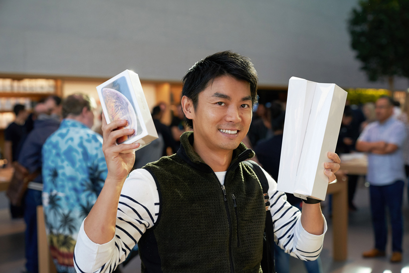 ??? ???? ?????? ?????? iPhone Xs ?Apple Watch Series 4.