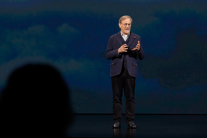 ????? ??????? ??? ?????? ?? ???? Steve Jobs Theater.