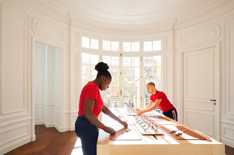 ????? ?? ???? ????? ?? Apple ?????? ?????? ??? Apple Watch ?? ???? Apple Champs-élysées.