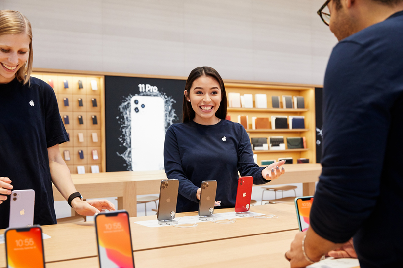 ????? ???? Apple ??????? ???? Apple Fifth Avenue ????? iPhone 11. 