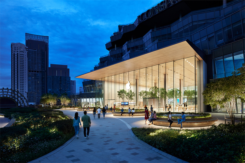 ???? ?????? ????? Apple Iconsiam ?? ??????.