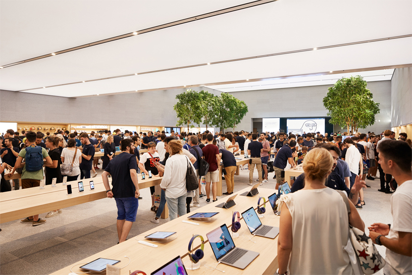 ??????? ?????? ???? Apple?Piazza?Liberty.