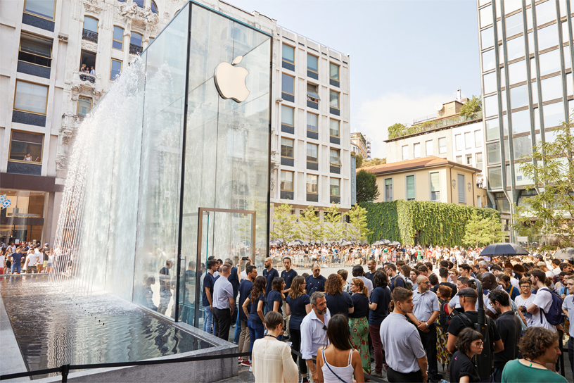 ???? ??????? ??????? ?? Apple?Piazza?Liberty ?? ??? ????????.
