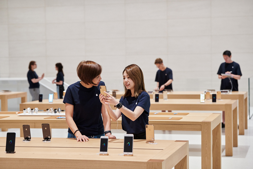 Apple Xinyi A13’teki ekip üyeleri.