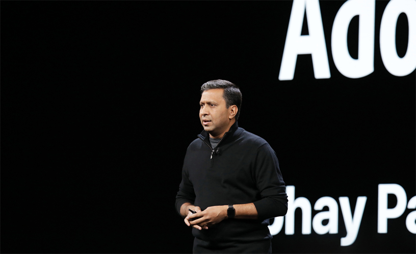 Adobe’dan Abhay Parasnis WWDC 2018’de sahnede.