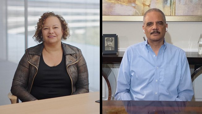 Apple’dan Lisa Jackson ve eski ABD Adalet Bakan? Eric Holder.