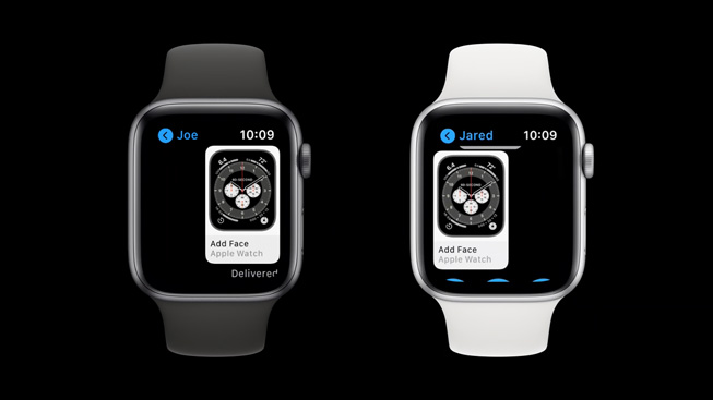 Bir Apple Watch Series 5, saat kadran?n? di?er bir Apple Watch Series 5 ile payla??yor.