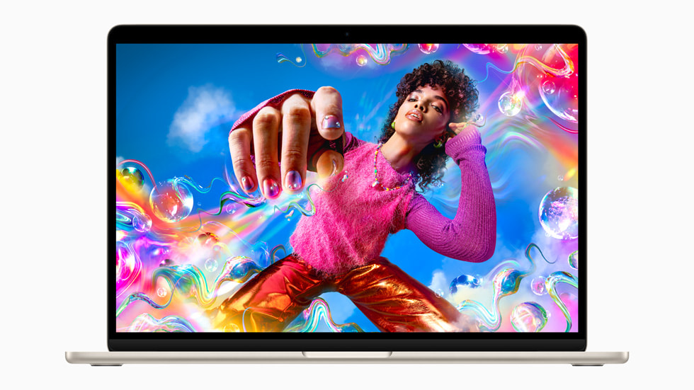 Yeni 15 in? MacBook Air’deki 15.3 in? Liquid Retina ekran.