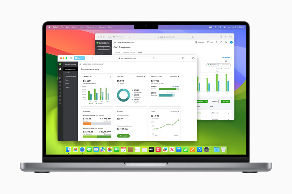 Hình ?nh tính n?ng h? s? m?i trong ?ng d?ng Safari hi?n th? trên MacBook Pro.