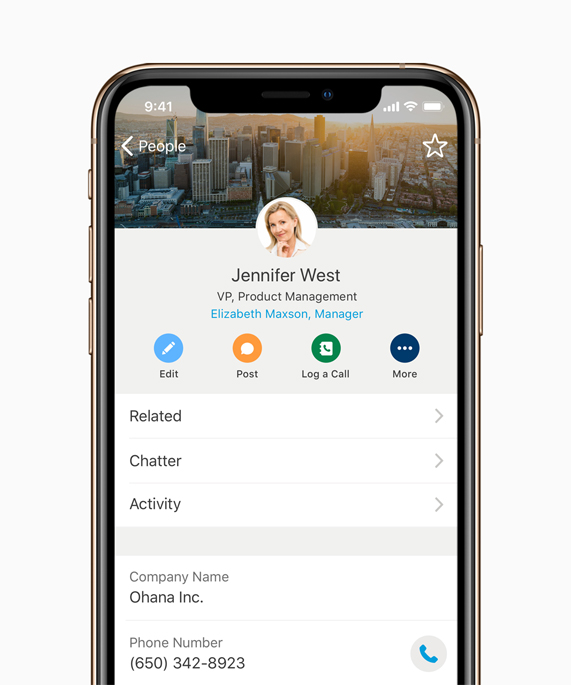 Salesforce Mobile Uygulamas?n? g?steren bir iPhone. 