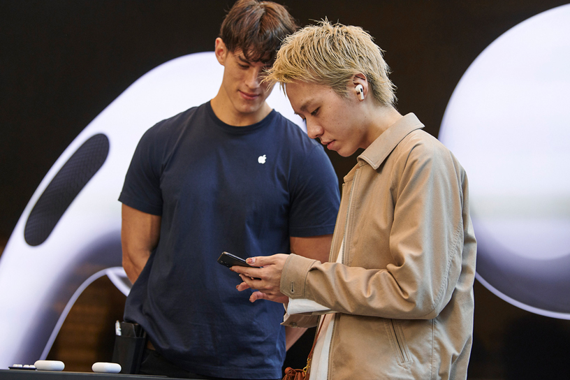 ??? ????? ???? Apple ????? ?????? ????? ?????? AirPods?Pro.
