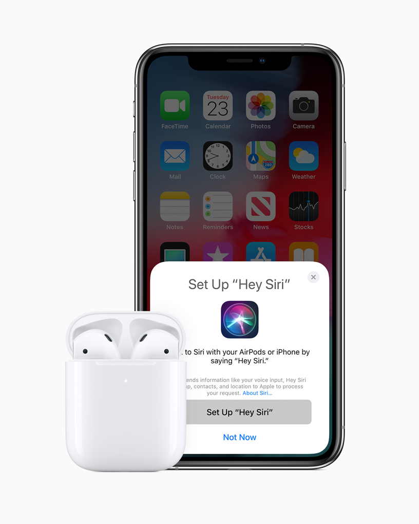 iPhone’un yan?nda, kutusunda duran AirPods