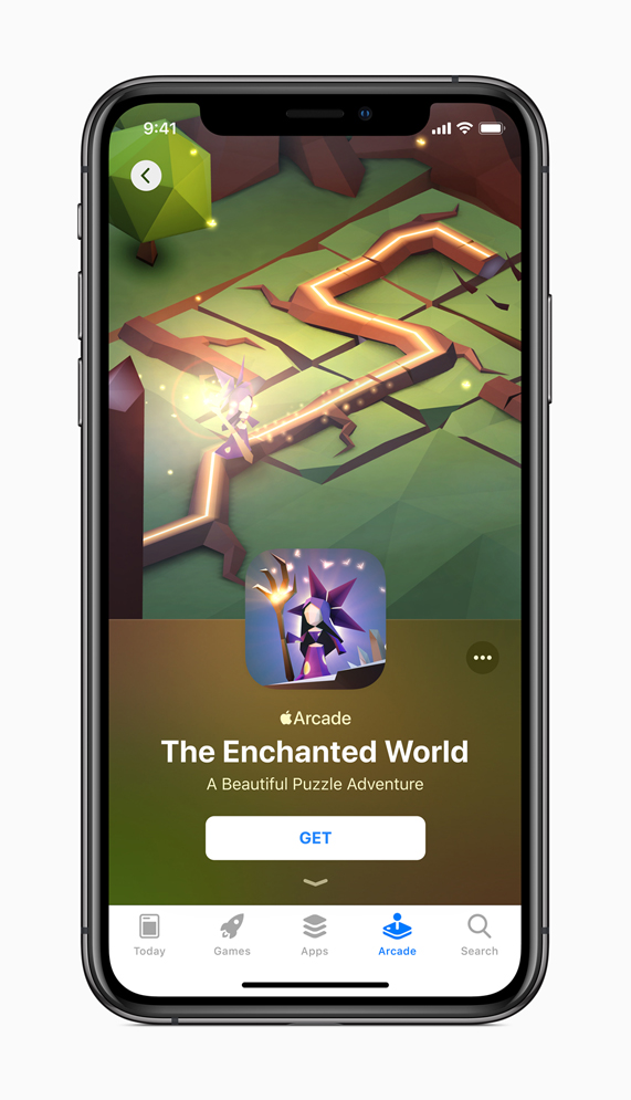 “The Enchanted World” App Store sayfas?n? g?steren bir iPhone.