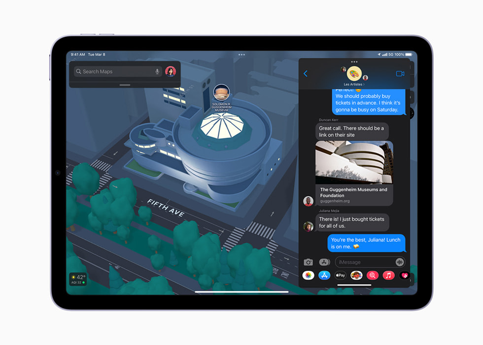 iPad Air’de Haritalar ve Mesajlar aras?nda Multitasking.
