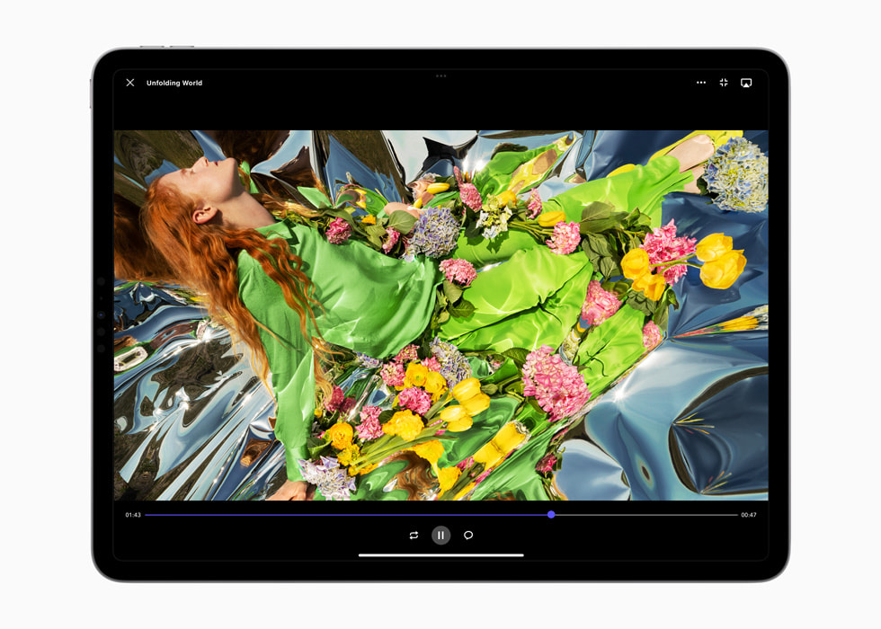 Yeni 12.9?in? iPad?Pro’da iPadOS?16’daki Referans Modu’nun kullan?ld??? Frame.io g?steriliyor.