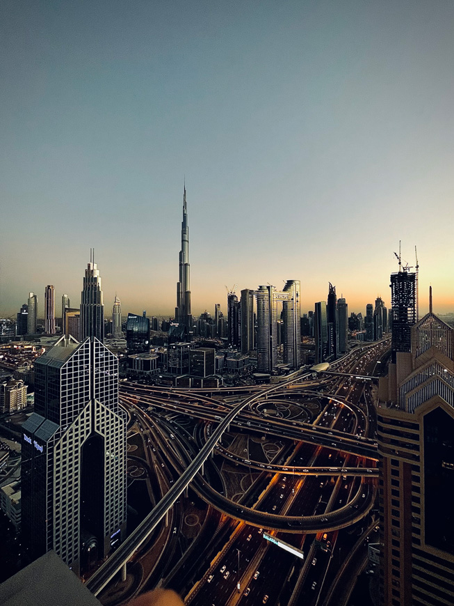 Dubai ?ehir silüeti.