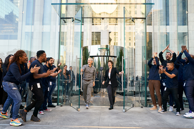 ??? ??? ??????? ??????? ?????? ???? Apple ?? ???? Apple Fifth Avenue. 