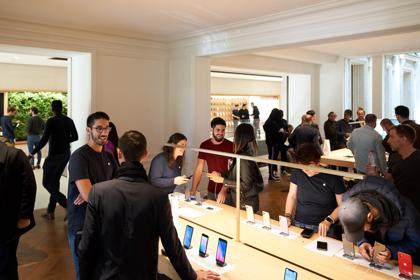 ??????? ?? ???? Apple Champs-élysées.