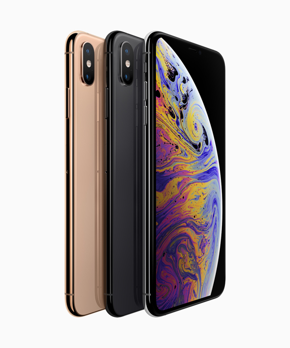 iPhone Xs’teki alt?n, uzay grisi ve gümü? renk se?enekleri. 