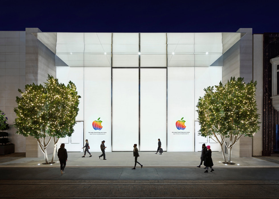 ????? ????? ???? ???? Apple The Grove ?? ??? ??????.