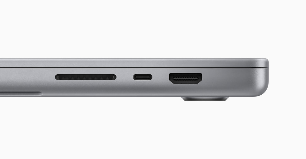 MacBook Pro’daki SDXC kart yuvas?, Thunderbolt 4 ba?lant? noktas? ve HDMI ba?lant? noktas?.