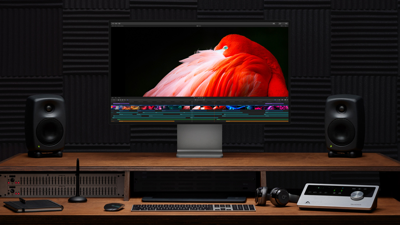 Masa üzerinde Pro Display XDR.