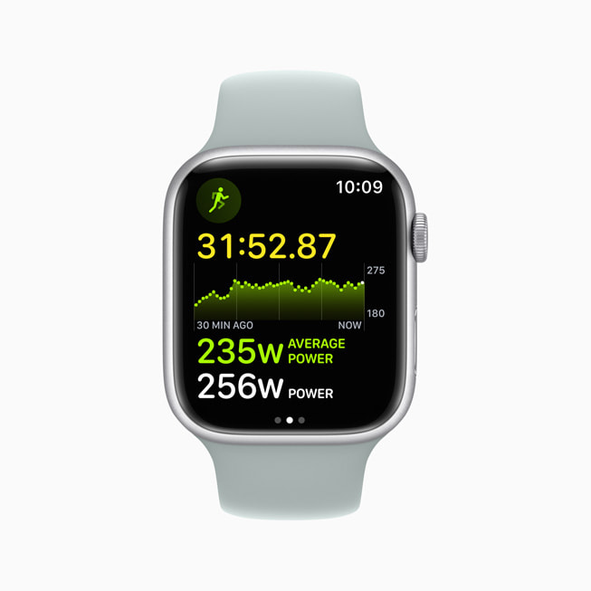 Apple Watch Series 8’de Antrenman uygulamas?nda gü? g?steriliyor.