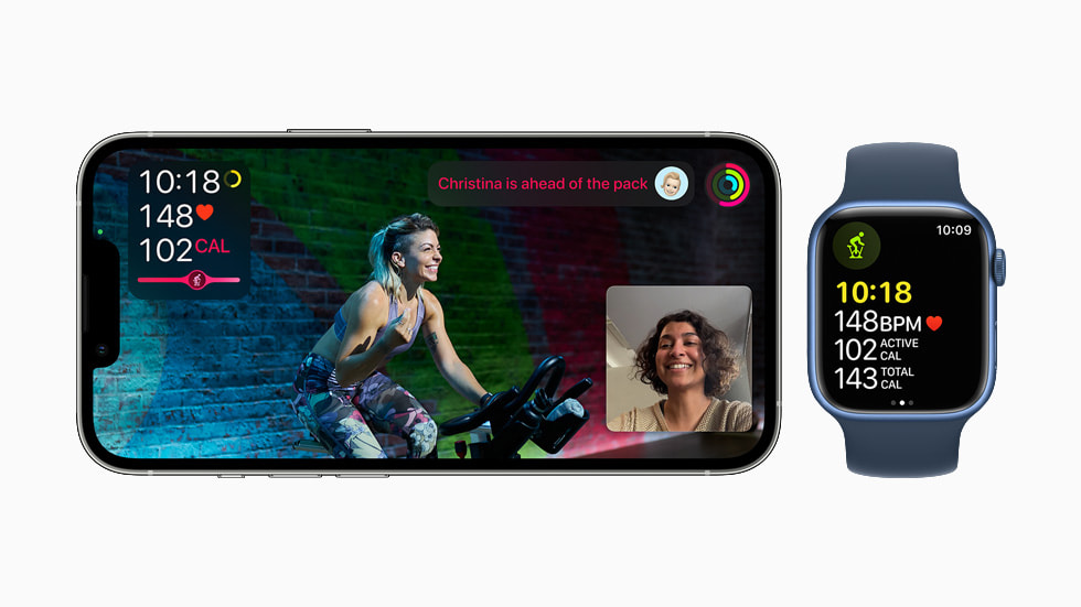 iPhone 13’te Fitness+ uygulamas? ve Apple Watch Series 7’de Bisiklet antrenman? g?steriliyor.